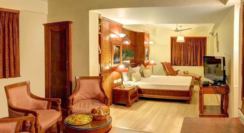 Hotel Pinnacle Ahmedabad Esterno foto