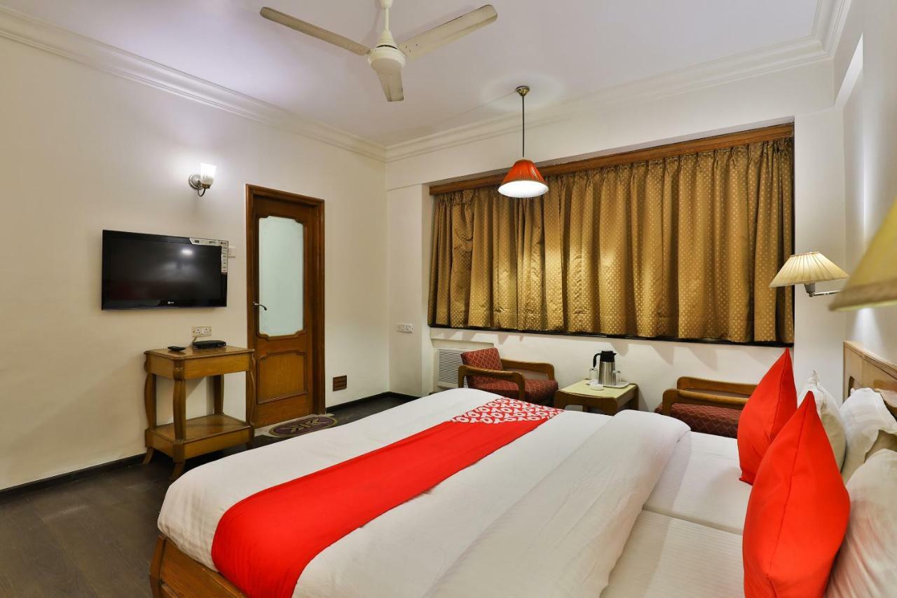 Hotel Pinnacle Ahmedabad Esterno foto