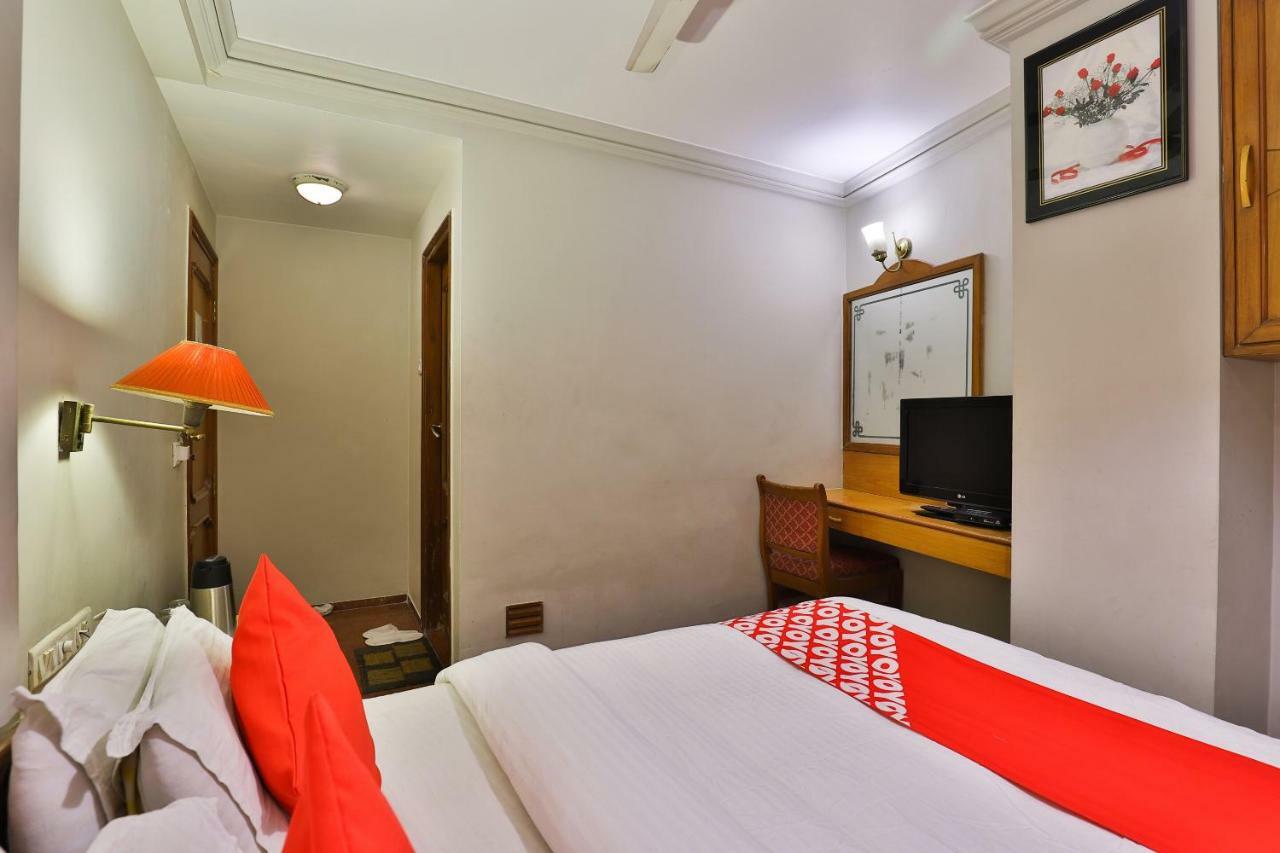 Hotel Pinnacle Ahmedabad Esterno foto