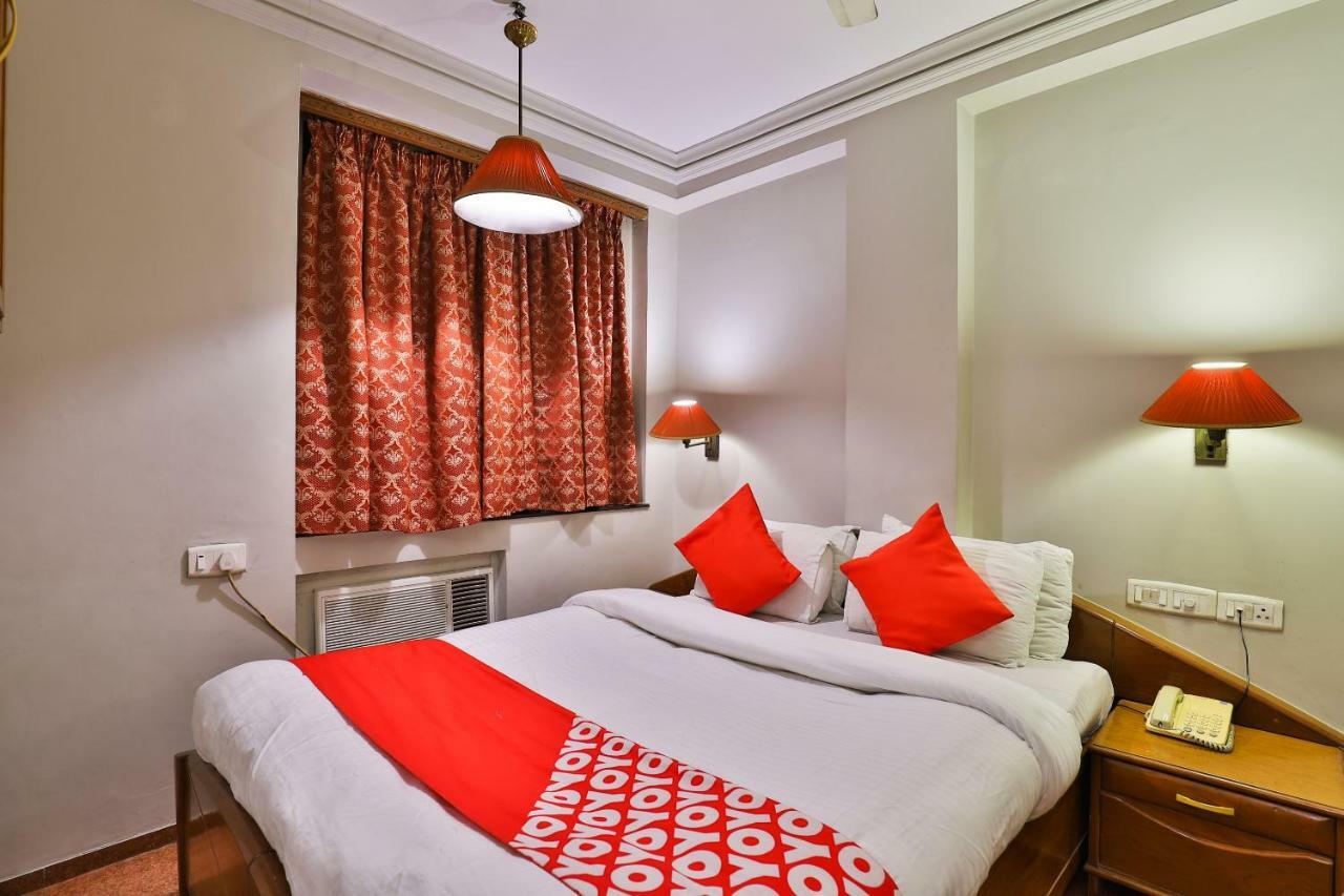 Hotel Pinnacle Ahmedabad Esterno foto