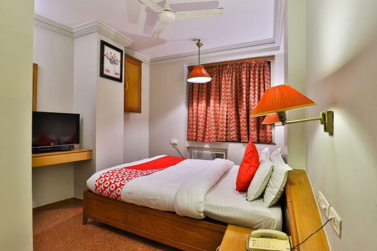 Hotel Pinnacle Ahmedabad Esterno foto