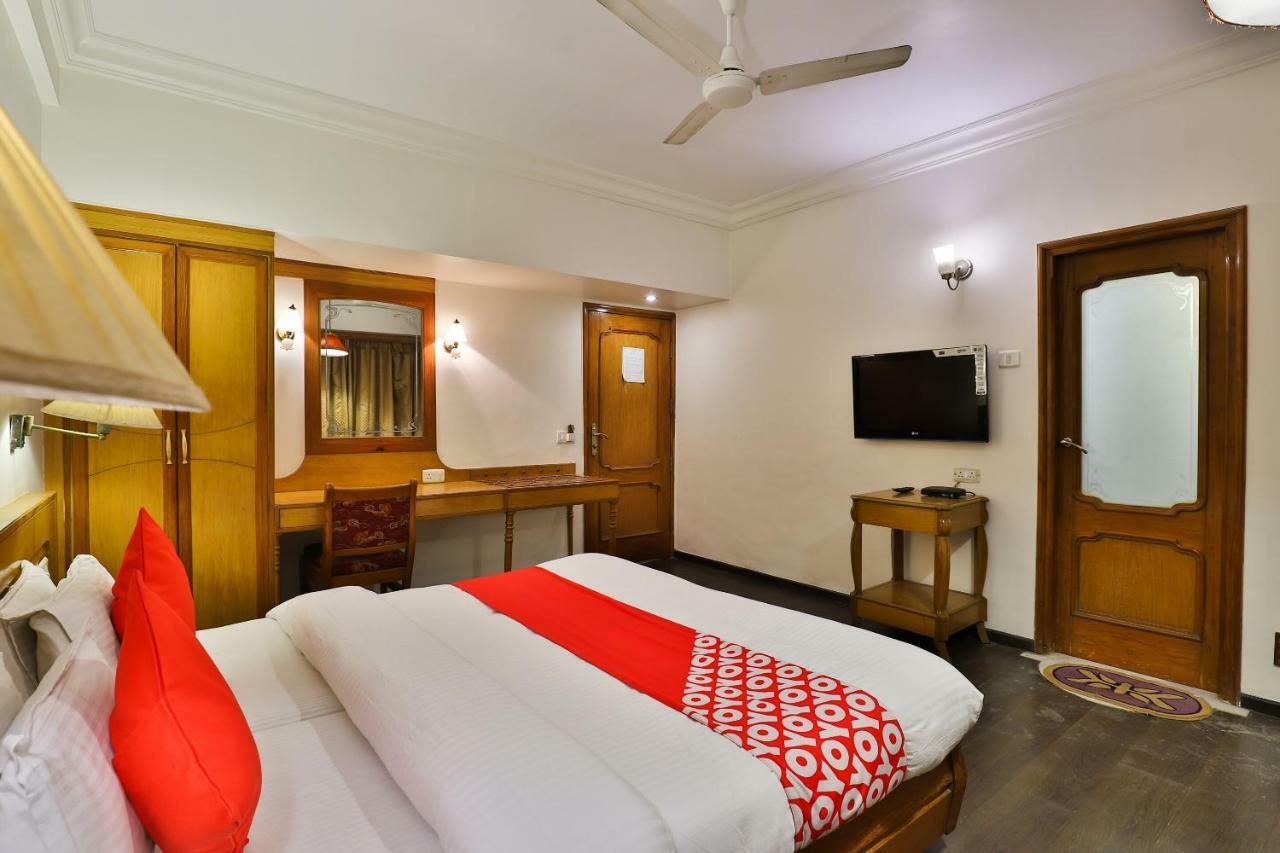 Hotel Pinnacle Ahmedabad Esterno foto